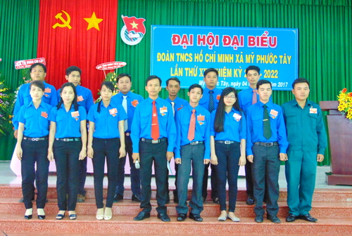  BCH Đoàn TNCS Hồ Chí Minh xã Mỹ Phước Tây lần thứ XII, nhiệm kỳ 2017 – 2022 ra mắt tại đại hội